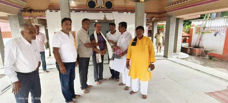 डीजी विनय ने हरगौरी मंदिर में की पूजा अर्चना
