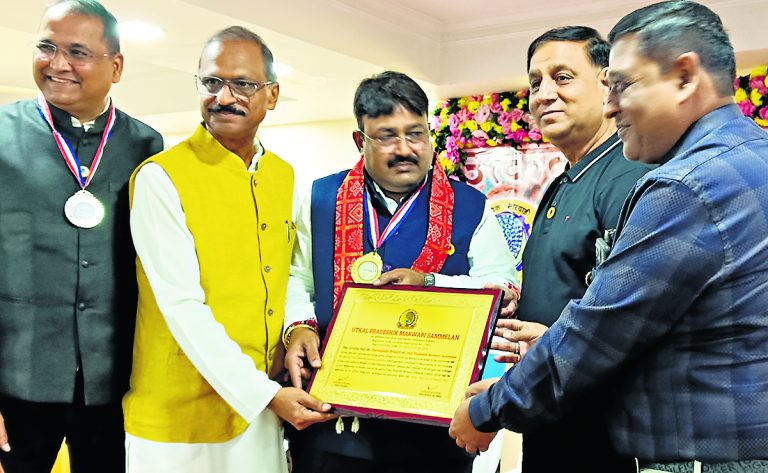 झारसुगुड़ा के विकास में सभी समाज का सहयोग जरूरी : विधायक