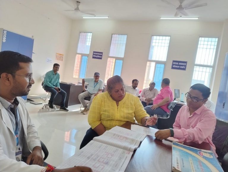 जिला प्रारंभिक हस्तक्षेप केंद्र (डीईआईसी) का केन्द्रीय पर्यवेक्षिका ने किया निरीक्षण