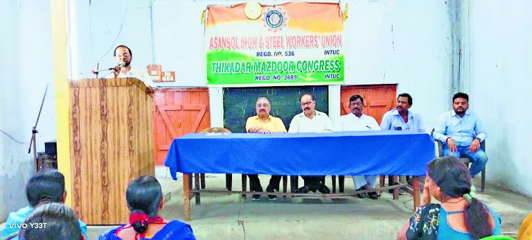 ठेकेदार मजदूर कांग्रेस ने अस्थायी कर्मचारियों की समस्याओं पर की चर्चा