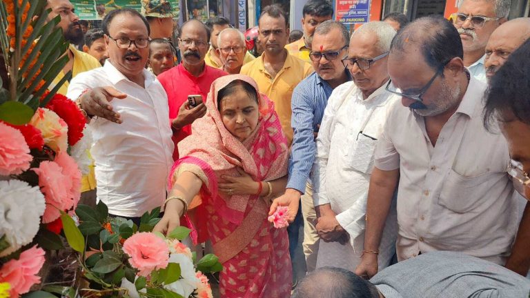 पीठ में नही बल्कि सीने में गोली खाकर दी थी अपनी शहादत