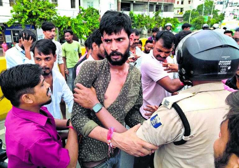 ढाई घंटे में अटल पथ पर विधायक की पत्नीव ऑटो सवार महिला से छीनी सोने की चेन
