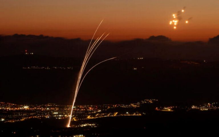 Israel-Hezbollah war: लेबनान ने इजरायल पर दागे 100 से ज्यादा मिसाइल, IDF का दावा