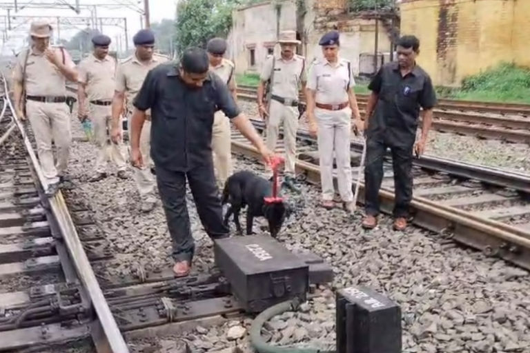 स्वतंत्रता दिवस से पहले आसनसोल रेलवे स्टेशन में चला जांच अभियान