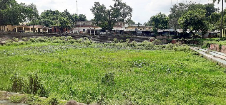 Purnia news : सफाई व सौंदर्यीकरण पर लाखों हो गये खर्च फिर भी बदहाल हैं शहर के तालाब