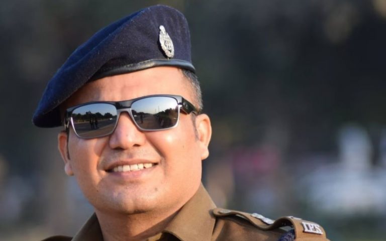 Shivdeep Lande: इस IPS अफसर के लिए पागल थी लड़कियां, सोशल मीडिया पर करती थी  प्रपोज