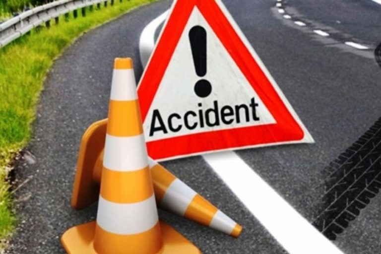 Bihar Road Accident: छपरा में बर्थडे पार्टी से लौट रहे 2 युवक की मौत, एक की हालत नाजुक