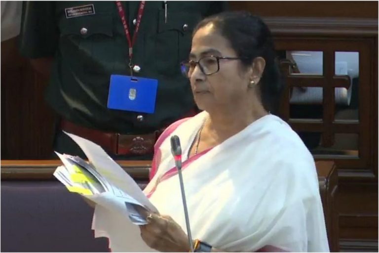 Mamata Banerjee : बांग्लादेश में शांति सेना की तैनाती के लिए ममता बनर्जी का संयुक्त राष्ट्र से अनुरोध