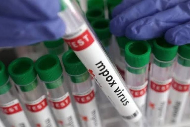 Monkeypox: देश में पांव पसार रहा मंकीपॉक्स, दिल्ली के बाद अब केरल में भी मिला केस