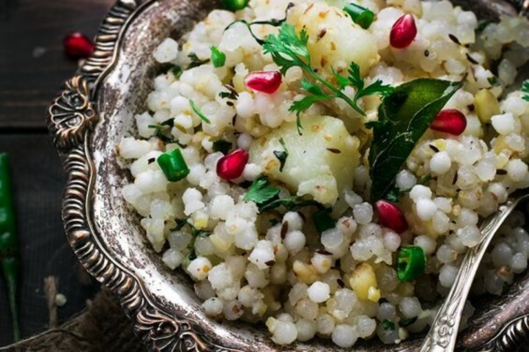 Sabudana Khichdi Tips: साबूदाना खिचड़ी बनाते समय रखें इन बातों का ध्यान, ठंडी होने पर भी रहेगी मुलायम नरम