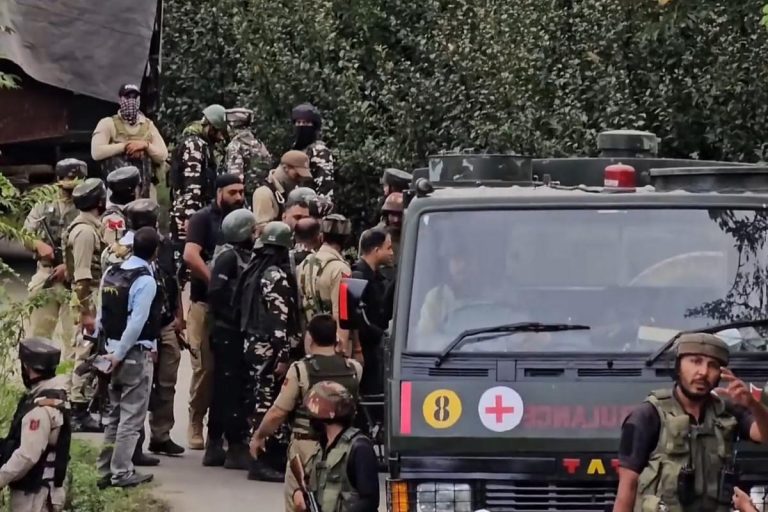 Terrorist Attack in Baramulla: जम्मू-कश्मीर के बारामूला में सुरक्षाबलों के साथ मुठभेड़ में 3 आतंकवादी ढेर