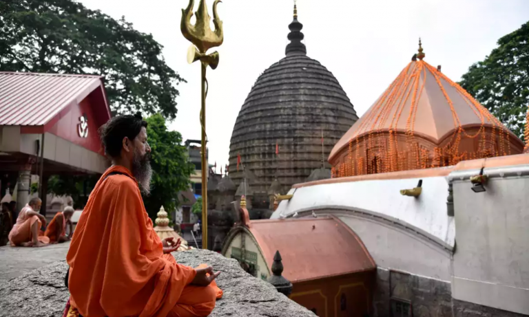 Kamakhya Temple: अघोरियों की प्रिय जगह, तंत्र-मंत्र साधना और आध्यात्मिक रहस्यों का केंद्र कामाख्या मंदिर