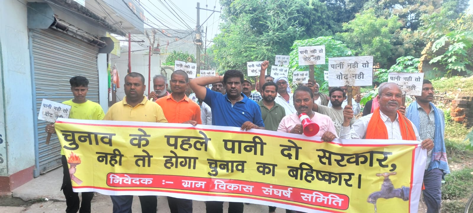 Jamshedpur News : बागबेड़ा क्षेत्र के लोगों में जलापूर्ति योजना का काम समय पर पूरा न होने के कारण गहरा असंतोष व्याप्त है. यह योजना कई वर्षों से अधूरी पड़ी है, जिससे स्थानीय निवासियों को पानी की गंभीर समस्या का सामना करना पड़ रहा है. गर्मियों के समय में स्थिति और भी विकट हो जाती है
