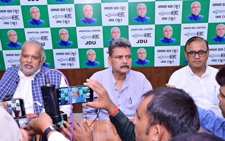 Bihar Teacher Transfer: बिहार में शिक्षक ट्रांसफर पॉलिसी पर आया बड़ा अपडेट, शिक्षा मंत्री ने बताया कब तक मिलेगी मंजूरी