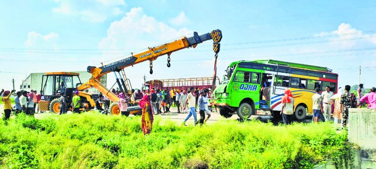 रॉन्ग साइड से आ रही थी बसहादसे के बाद मची चीख-पुकार