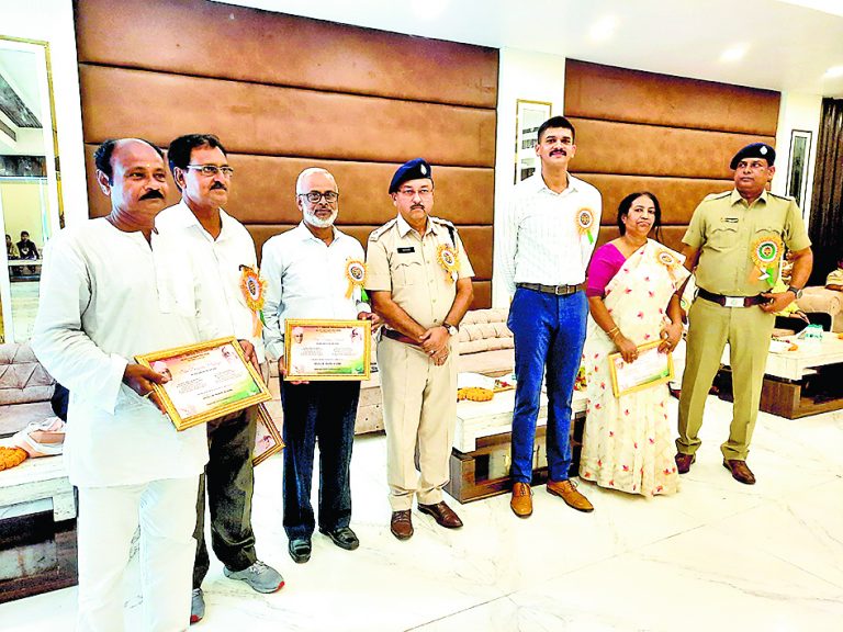 अनुशासन ही जीवन में आगे बढ़ाने का काम करता है : अभिषेक गुप्ता