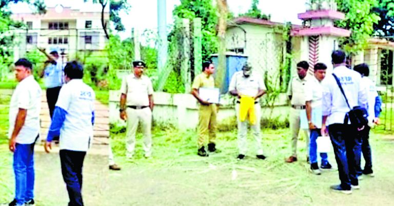 आम्रपाली हॉस्टल में फोरेंसिक टीम ने की जांच