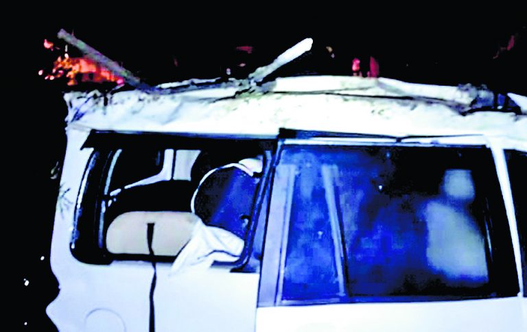 सड़क हादसे में भाजपा नेता ध्रुव साहा समेत तीन जख्मी