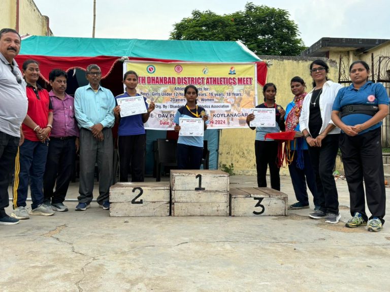 DHANBAD NEWS : इंद्रनील बनर्जी व ज्योति कुमारी बने सबसे तेज धावक