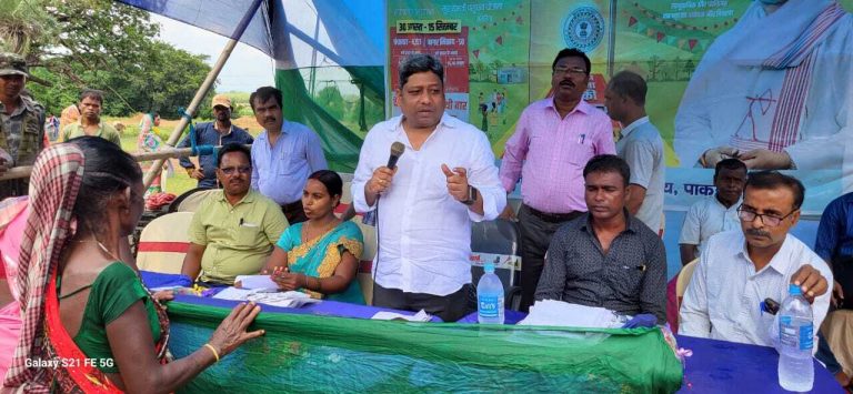 सरकार की योजनाओं को जन-जन तक पहुंचायें : विधायक