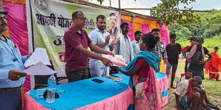 ओके  : मंडरो के सरकार आपके द्वार कार्यक्रम में 60 लोगों में बंटी परिसंपत्ति