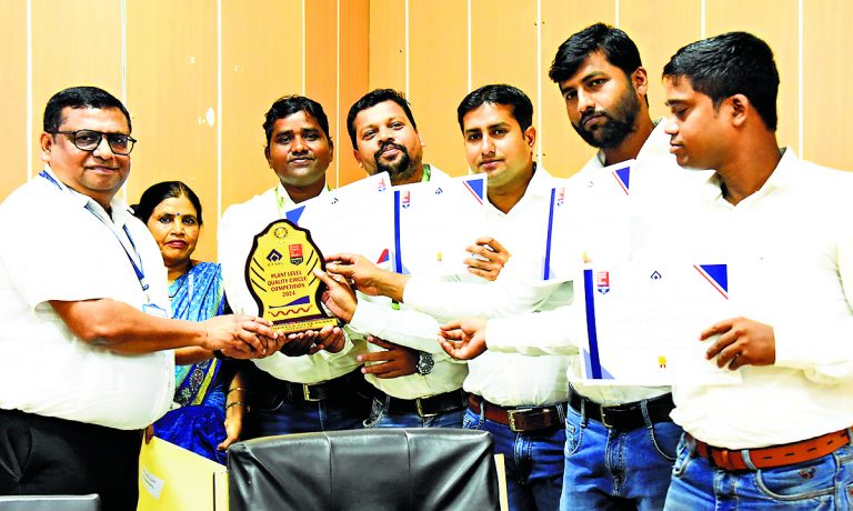 Rourkela News: आरएसपी की कोक ओवन विभाग की कर्मवीर क्वालिटी सर्किल टीम ने जीता गोल्ड मेडल