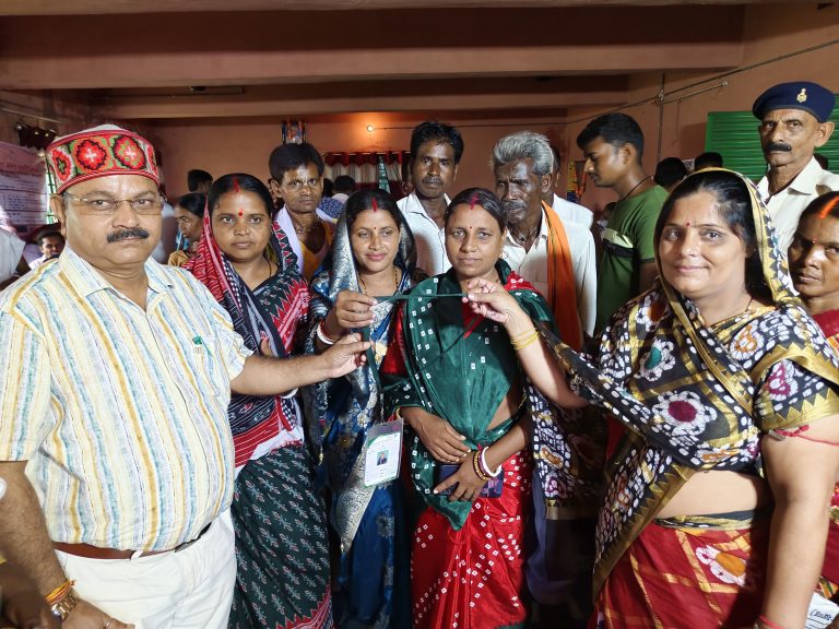 कुंजोड़ा पंचायत में 894 लोगों ने अबुआ आवास के लिए जमा कराये आवेदन, ग्रामीणों को योजनाओं के संबंध में दी जानकारी