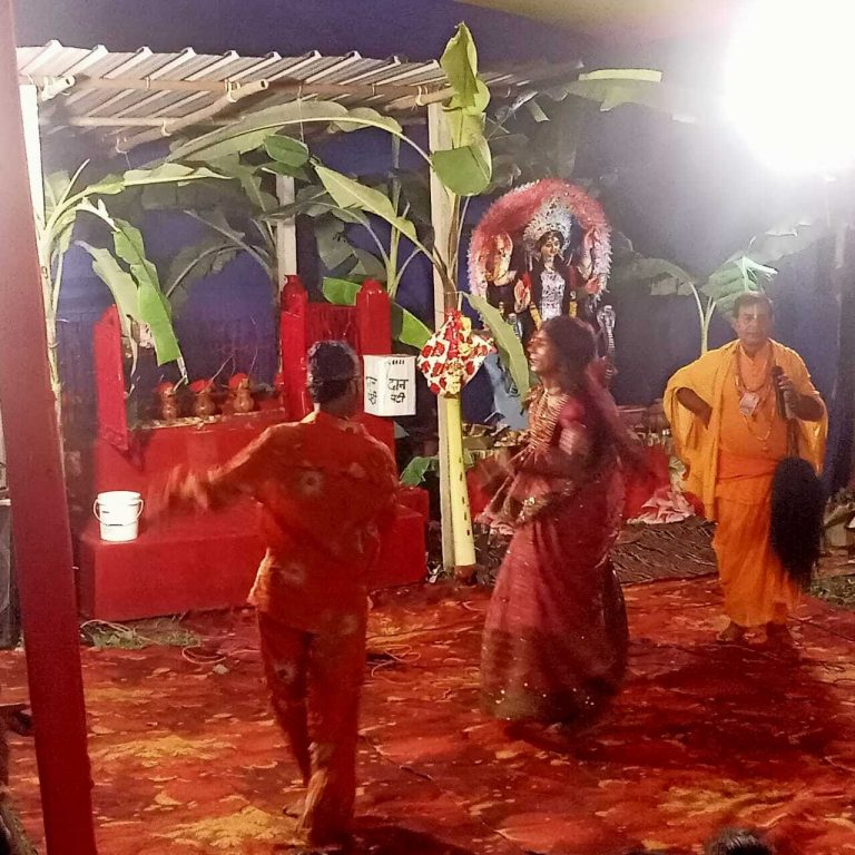 तीन दिवसीय मां मनसा व विषहरी पूजा में जुटे श्रद्धालु