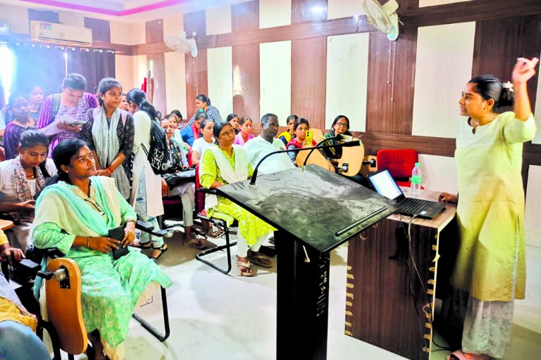 ध्यान हटा कर टाली जा सकती है आत्महत्या : मानसी