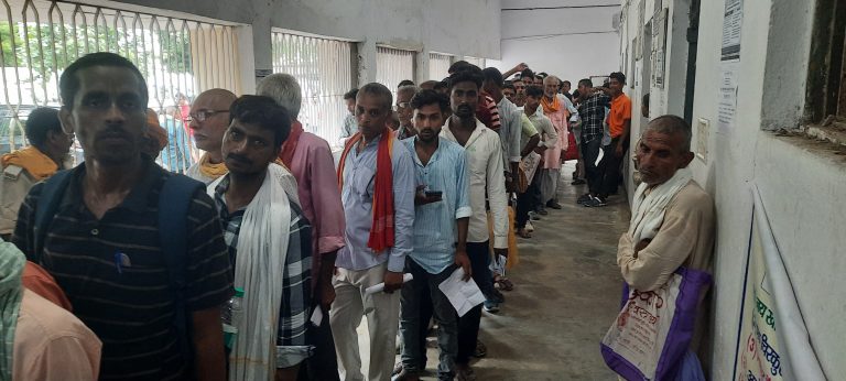 ऑनलाइन रसीद कट रही है, तो किसी तरह के कागजात दिखाने की जरूरत नहीं