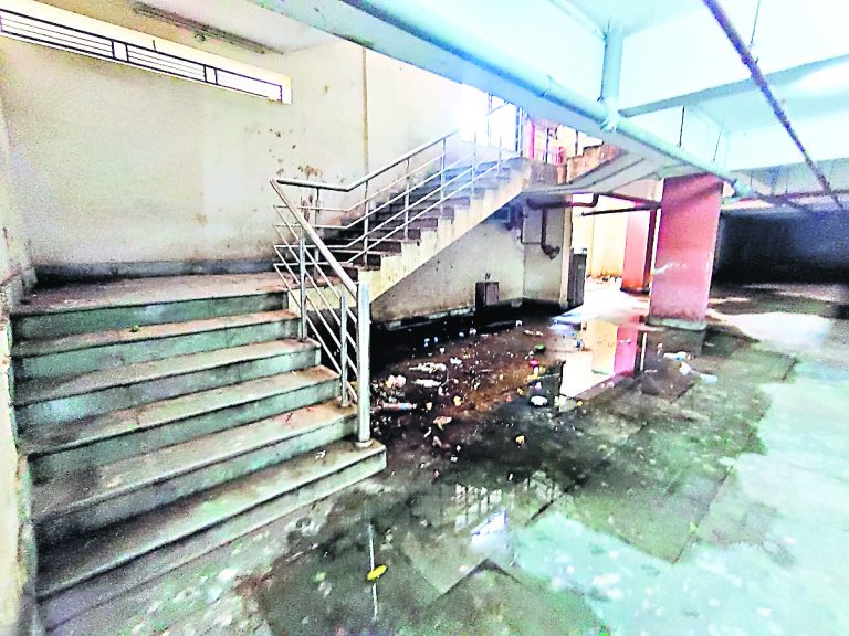 Ranchi news : नागाबाबा खटाल : 11 करोड़ का सब्जी मार्केट तीन साल में ही हो गया बदहाल