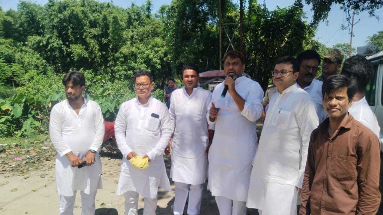 नुक्कड़ रैली में विधायक अख्तरूल ने कहा वक्फ बोर्ड संशोधन बिल शरियत पर है हमला