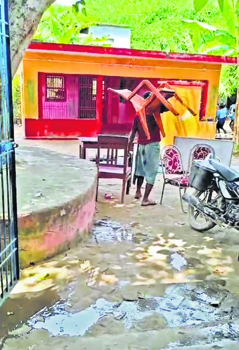 नशे की हालत में युवक ने स्कूल में की तोड़फोड़, गिरफ्तार