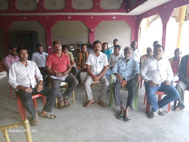 डीलर को रोस्टर के अनुसार मिले अनाज