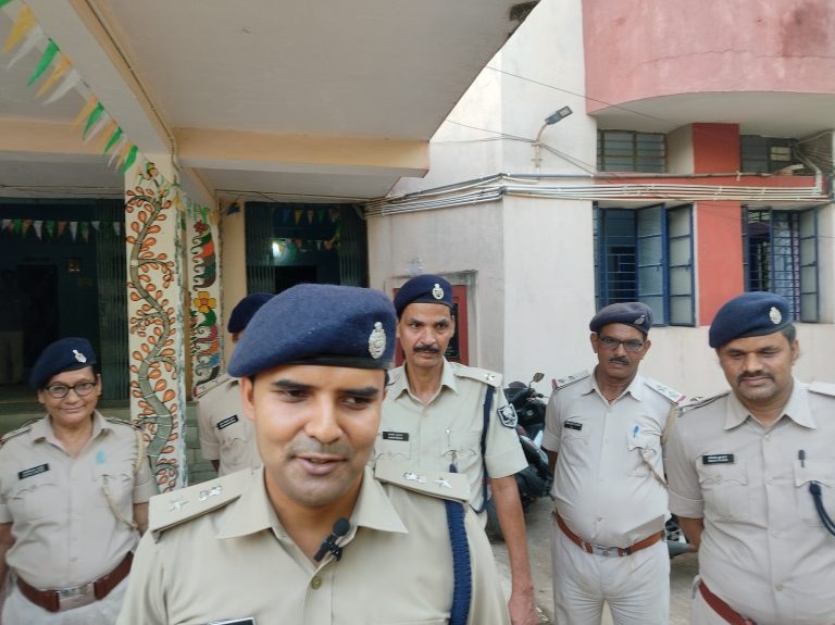बालू के खिलाफ कार्रवाई करने जाएं तो साथ ले जायें फोर्स : एसपी