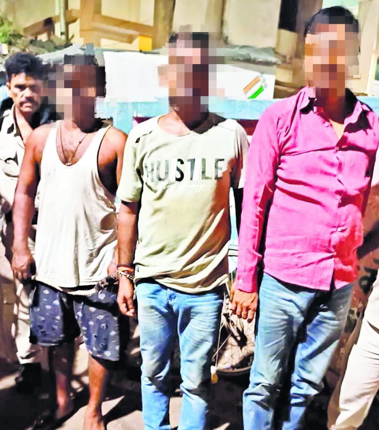 HAJIPUR NEWS : छह टन भांग लोड ट्रक जब्त, तीन तस्कर गिरफ्तार