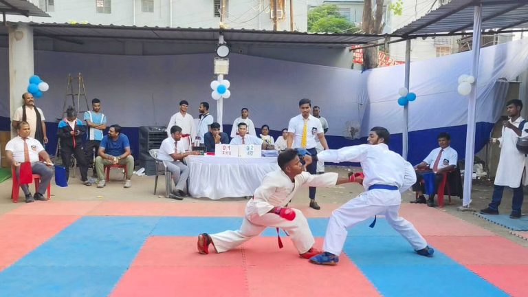 पाटलिपुत्र यूनिवर्सिटी इंटर कॉलेज कराटे खेल प्रतियोगिता में नवादा के खिलाड़ी को स्वर्ण पदक