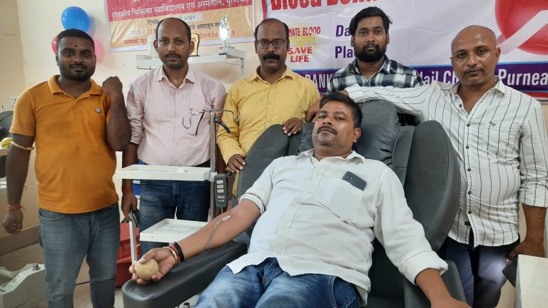जीएमसीएच में युवाओं ने बढ़-चढ़ कर किया रक्तदान