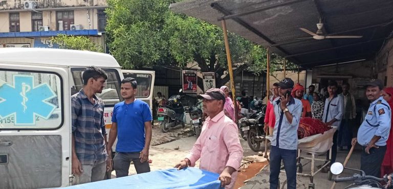 Darbhanga News : रात 10.30 बजे से 11.45 बजे तक आपातकालीन विभाग की चिकित्सा व्यवस्था रही प्रभावित