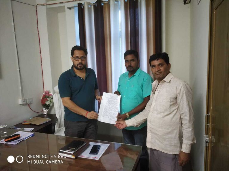 कटोरिया प्रमुख के विरुद्ध अविश्वास प्रस्ताव को लेकर बीडीओ को आवेदन
