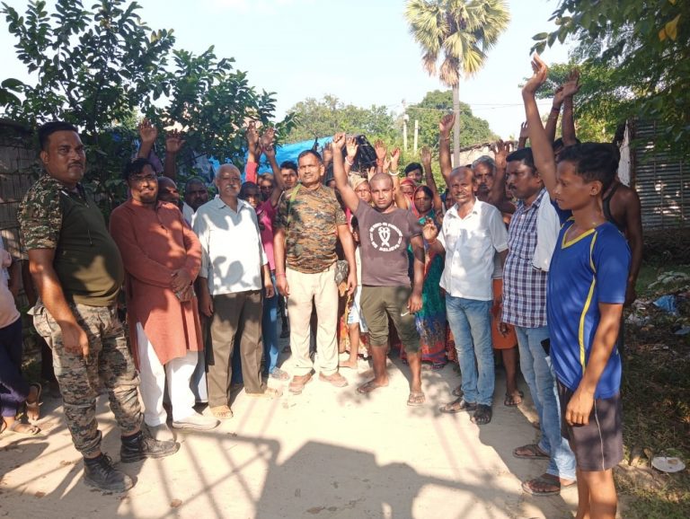 Anger due to power failure: बिजली गुल होने से आक्रोश, लोगों ने किया हंगामा