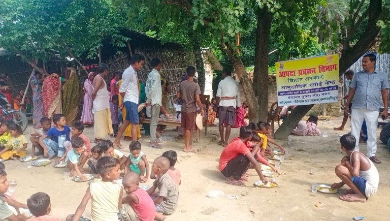 Flood havoc: नदियों के जलस्तर में कमी के बावजूद समस्याएं बरकरार