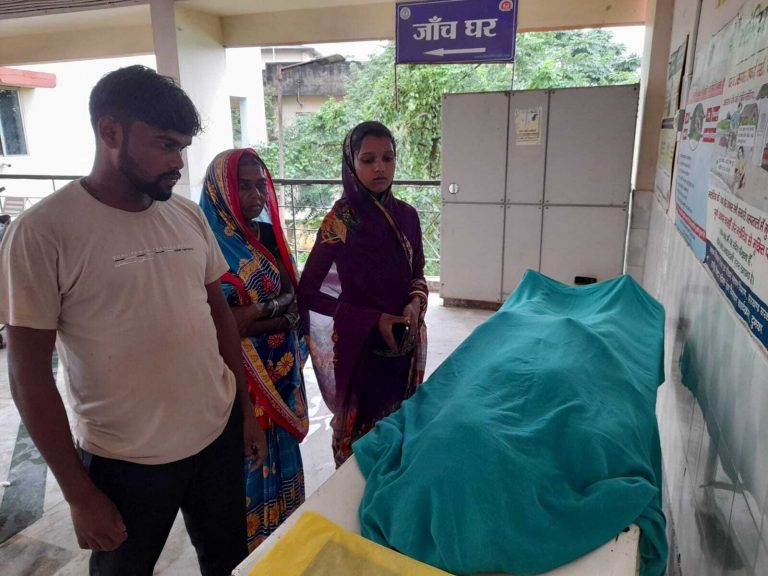 हादसा ::: दो ट्रक की टक्कर में घायल चालक की इलाज के दौरान मौत
