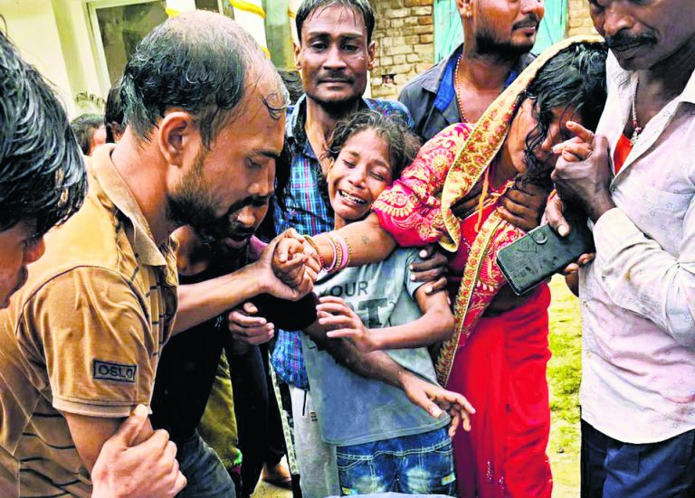 siwan news. नहाने के दौरान नदी में डूबने से बच्चे की मौत