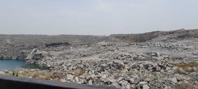 Giridih News:दो वर्षों से बंद पड़ी ओपेनकास्ट चालू होने का मार्ग प्रशस्त