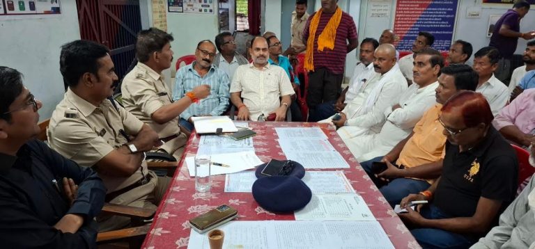 दुर्गा पूजा के लिए लाइसेंस लेना अनिवार्य