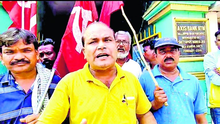 विभिन्न मांगों पर माकपा ने दिया पंचायत प्रधान को ज्ञापन