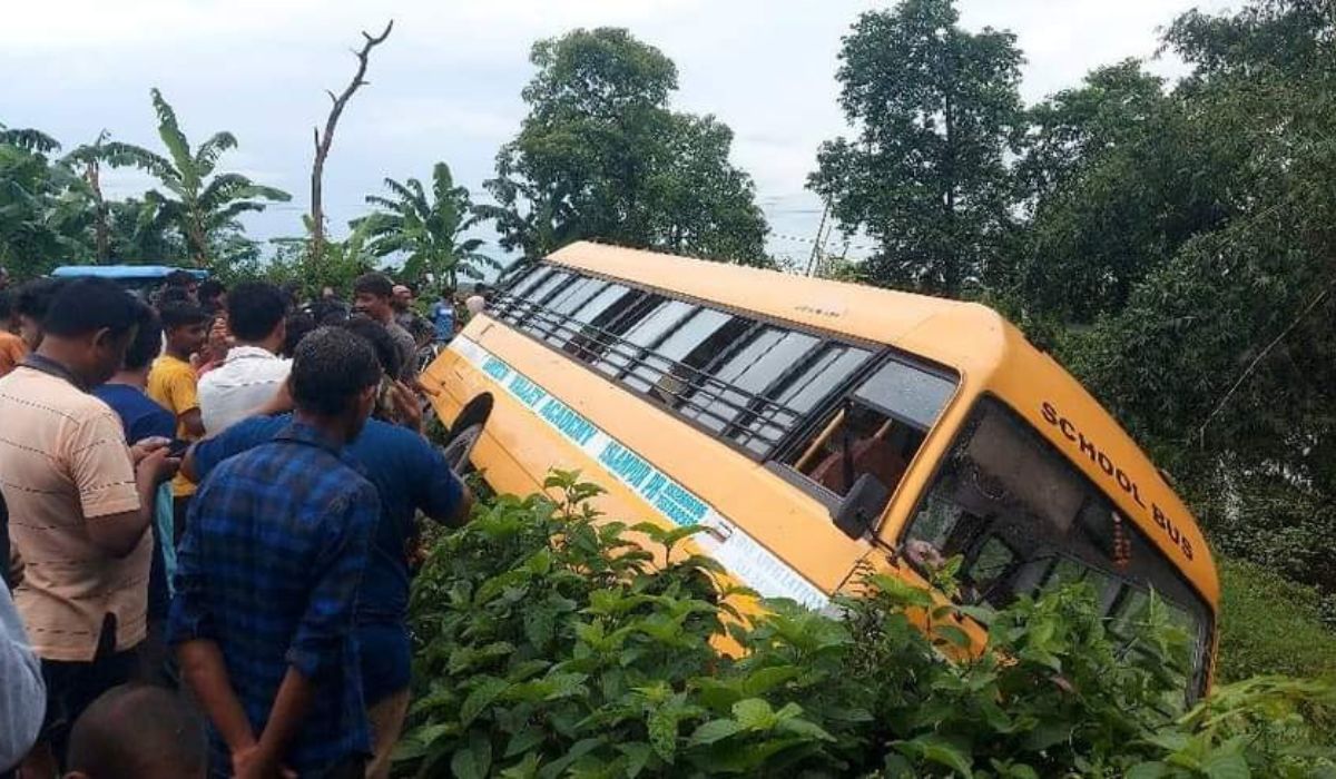 kishanganj school bus accident | Bihar Accident News: School bus full of children went out of control and overturned in Kishanganj
