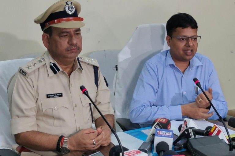 JSSC CGL Exam: रांची के 135 केंद्रों पर कड़ी सुरक्षा में परीक्षा, कोडवाले ताले में बंद थे प्रश्नपत्र