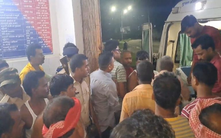 Bihar: सुपौल में गश्ती पुलिस जवानों को बाइक सवार ने मारी टक्कर, दो पुलिसकर्मी हायर सेंटर रेफर
